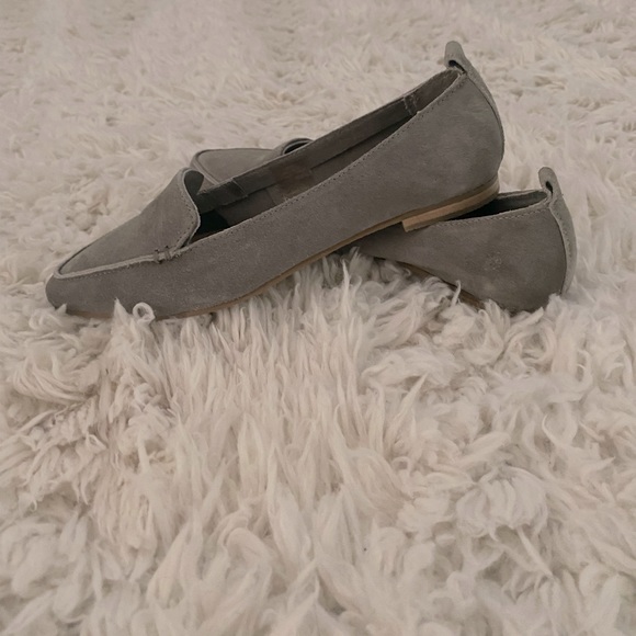 NWT LECHATEAU Grey suede pointed loafer. (Real leather). - Picture 3 of 4